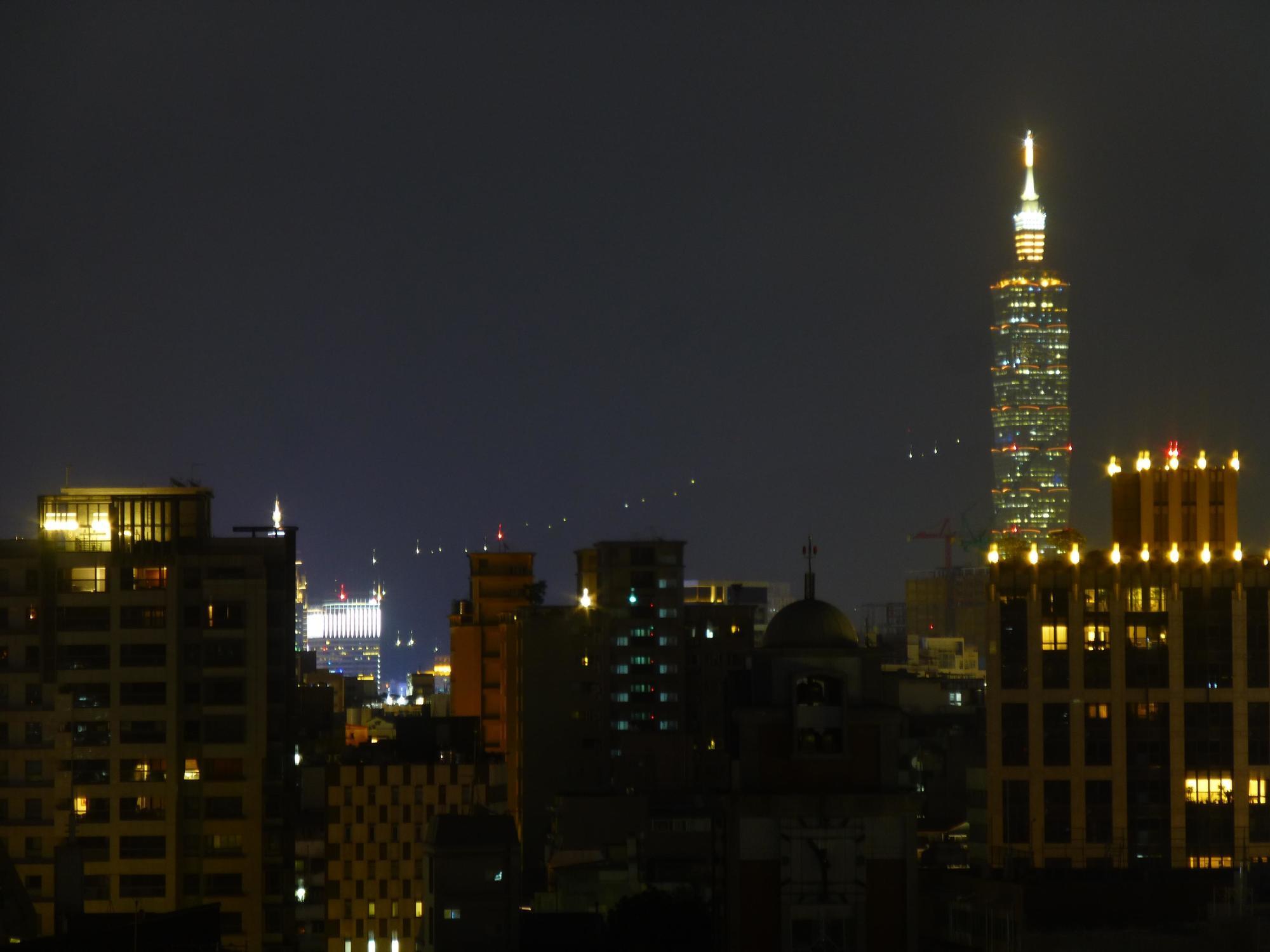 Easymind Guesthouse Taipei Main Station Exterior foto